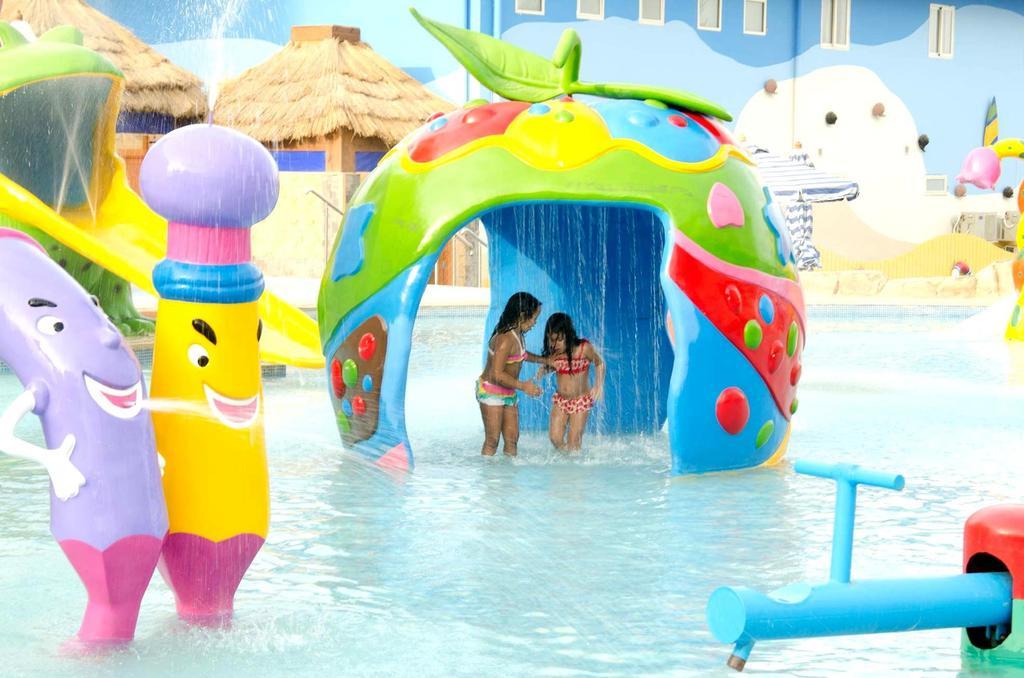 Swiss Inn Teda Hotel & Aqua Park 아인 수크나 객실 사진
