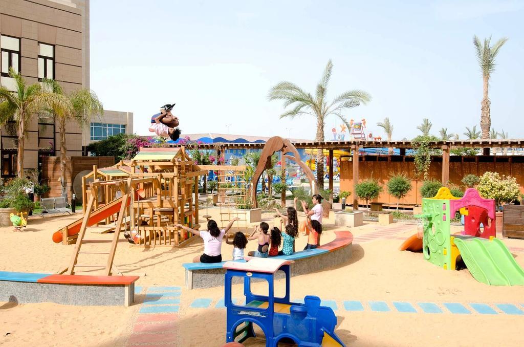 Swiss Inn Teda Hotel & Aqua Park 아인 수크나 외부 사진